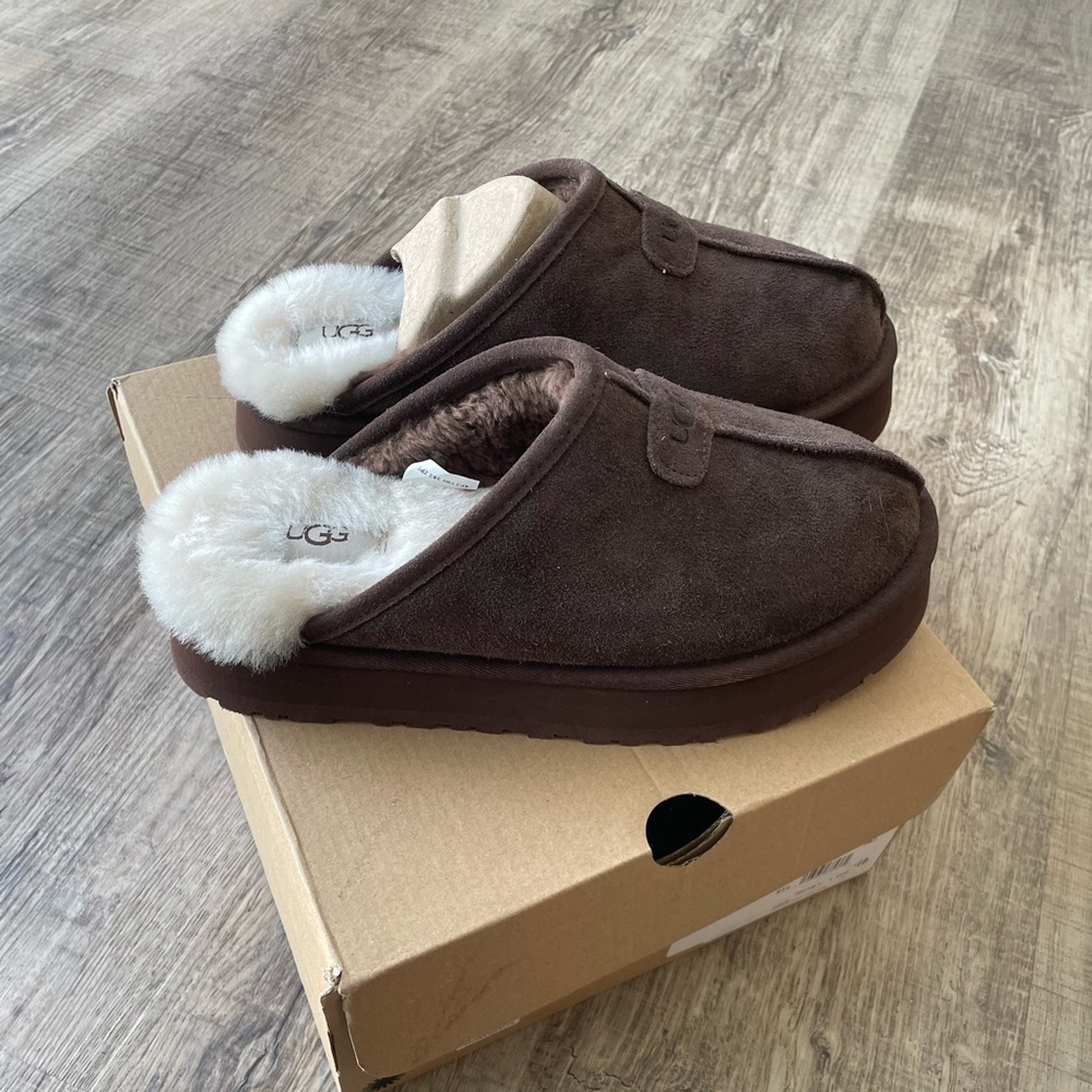 Chocolate Brown Uggs Size 8